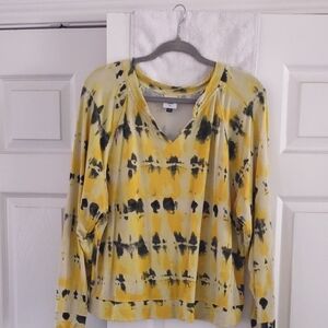 cabi 6122 Atomic Sweatshirt tie dyed yellow, black size XL very soft and cozy